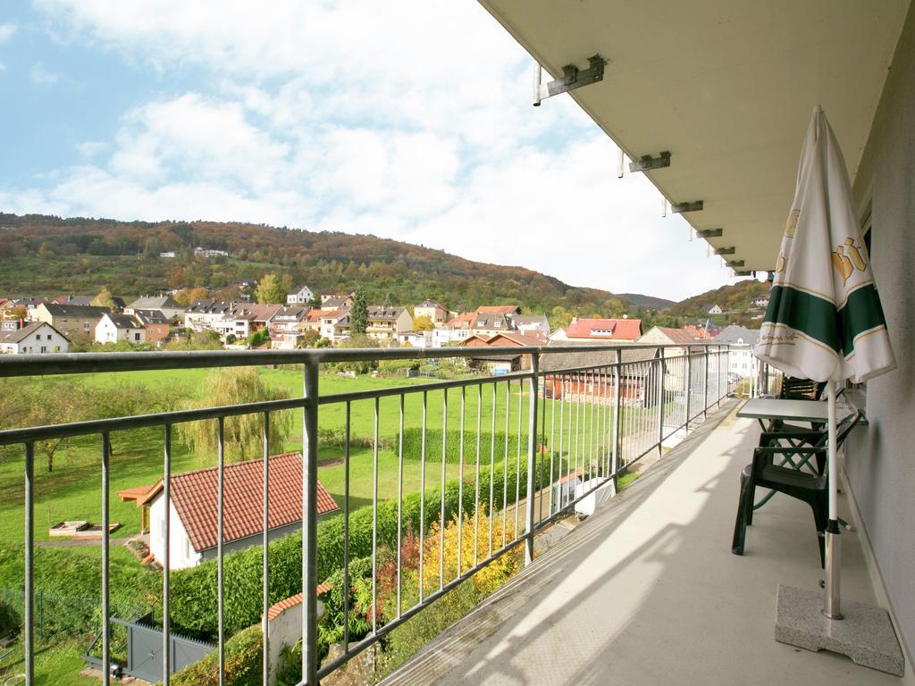 Spacious Apartment In Bollendorf In Nature Park Luaran gambar